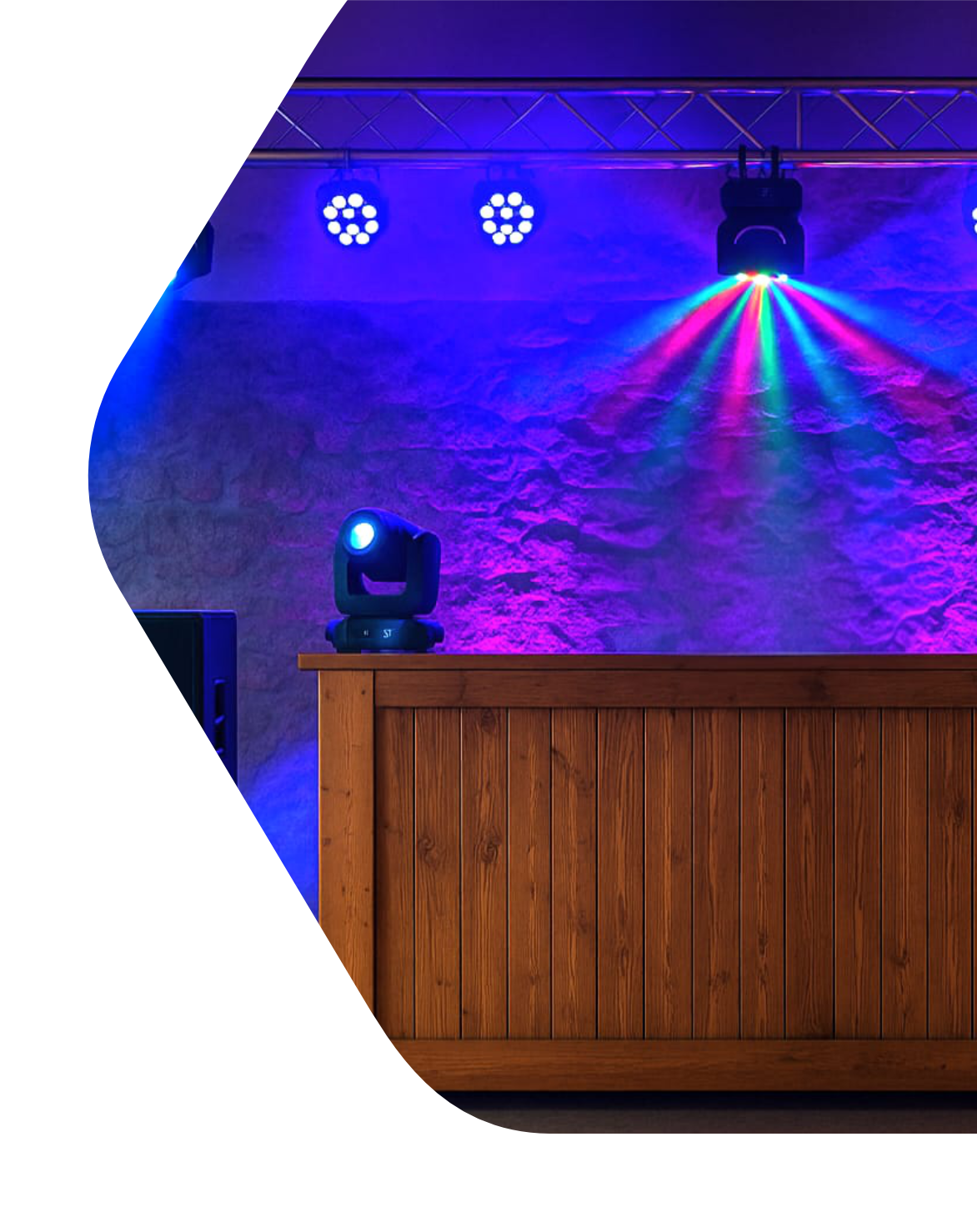 Setup para DJ con puente de luces